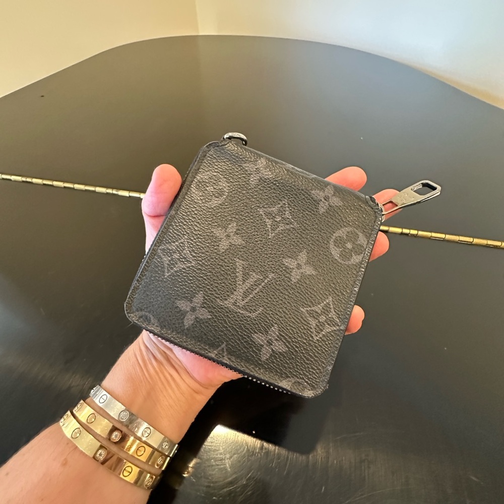 RARE Authentic Vintage Retro Iconic Minimalist Luis Vuitton Monogram Zip Wallet - Picture 9 of 17